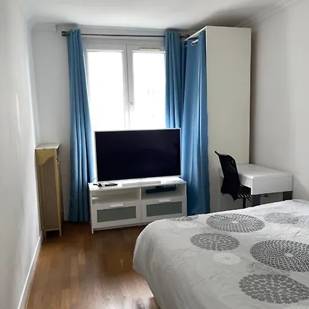 Petit Nid Douillet * Colombes (Hauts-de-Seine)