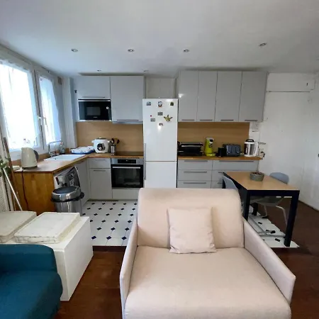 Petit Nid Douillet * Colombes (Hauts-de-Seine)