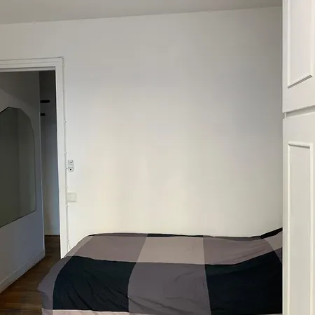 Petit Nid Douillet * Colombes (Hauts-de-Seine)